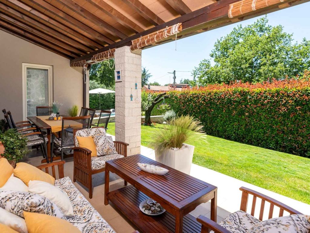 FerienHaus mit Pool und Garten