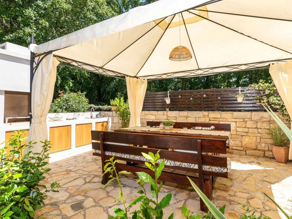 FerienHaus mit Pool und Garten