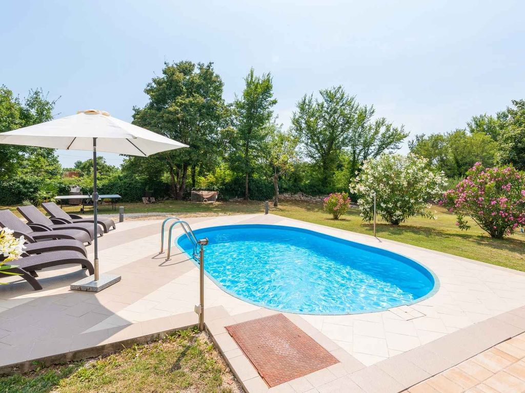 Villa mit Klimaanlage und Pool