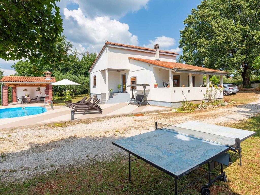 Villa mit Klimaanlage und Pool