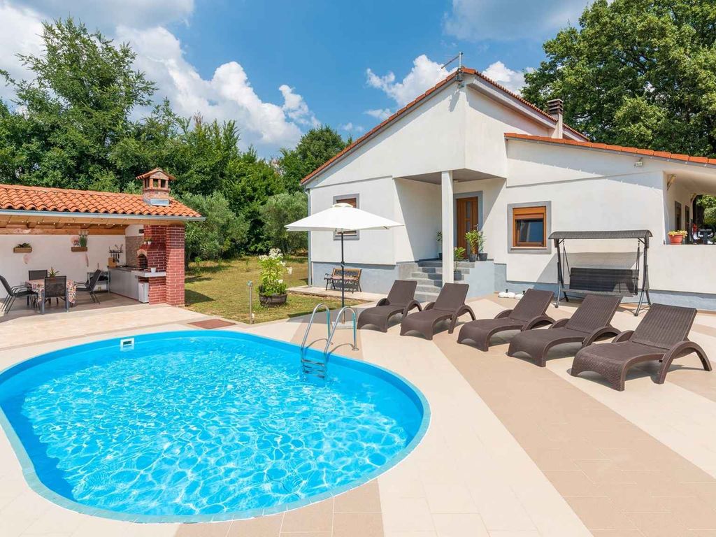 Villa mit Klimaanlage und Pool