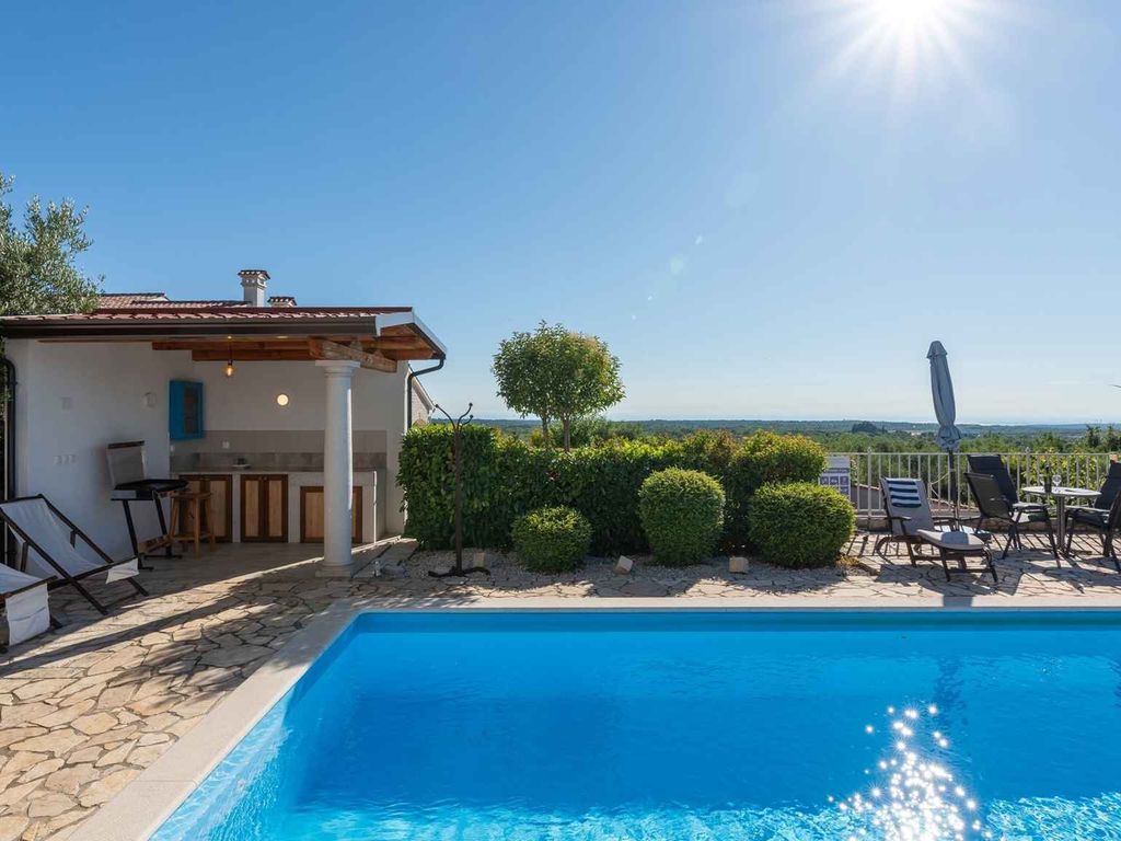 Villa mit Klimaanlage und Pool