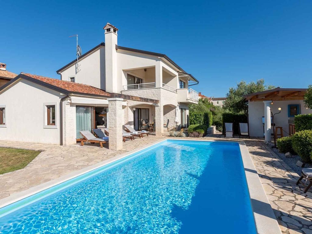 Villa mit Klimaanlage und Pool