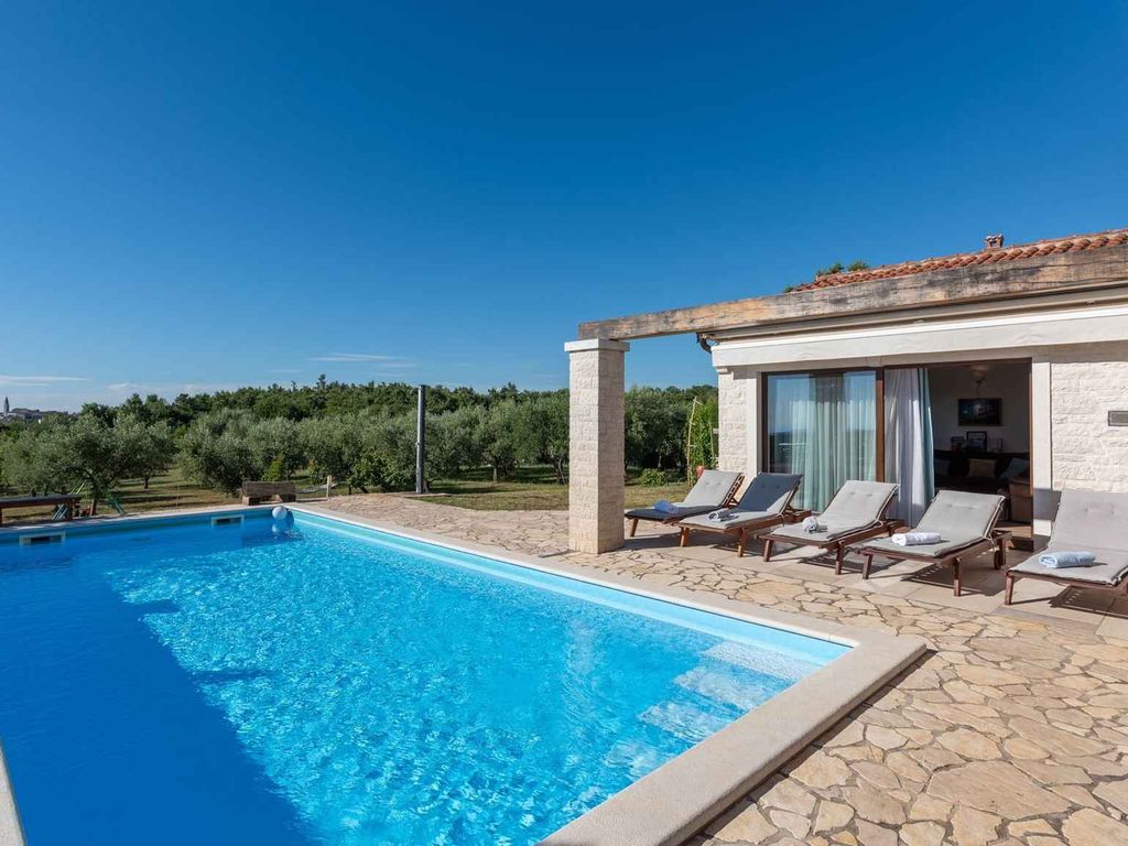 Villa mit Klimaanlage und Pool