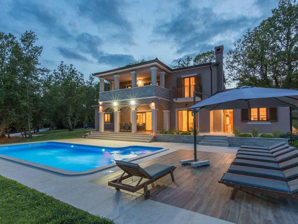 Villa mit Klimaanlage und Pool