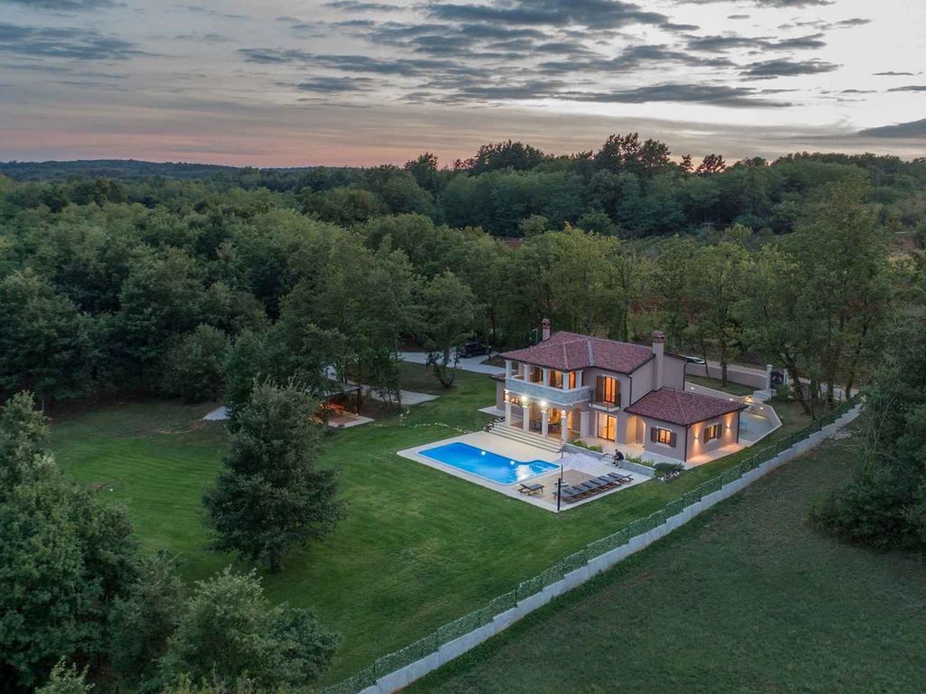 Villa mit Klimaanlage und Pool