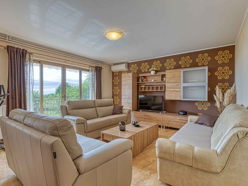 Ferienwohnung mit Klimaanlage und Whirlpool