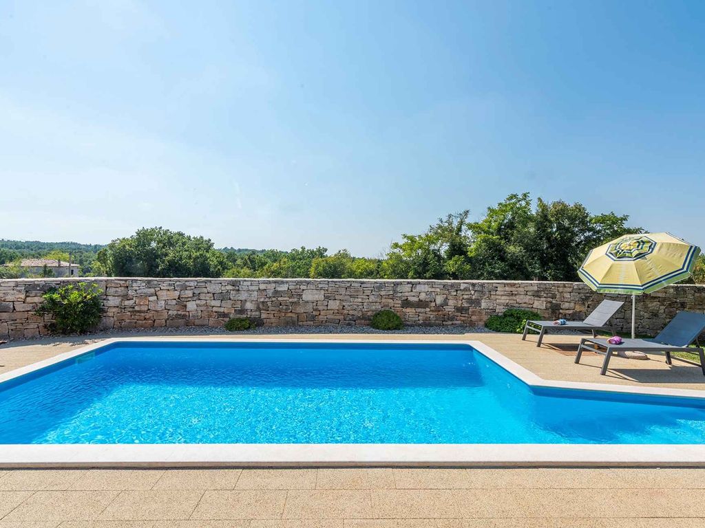 Villa mit Aussenpool