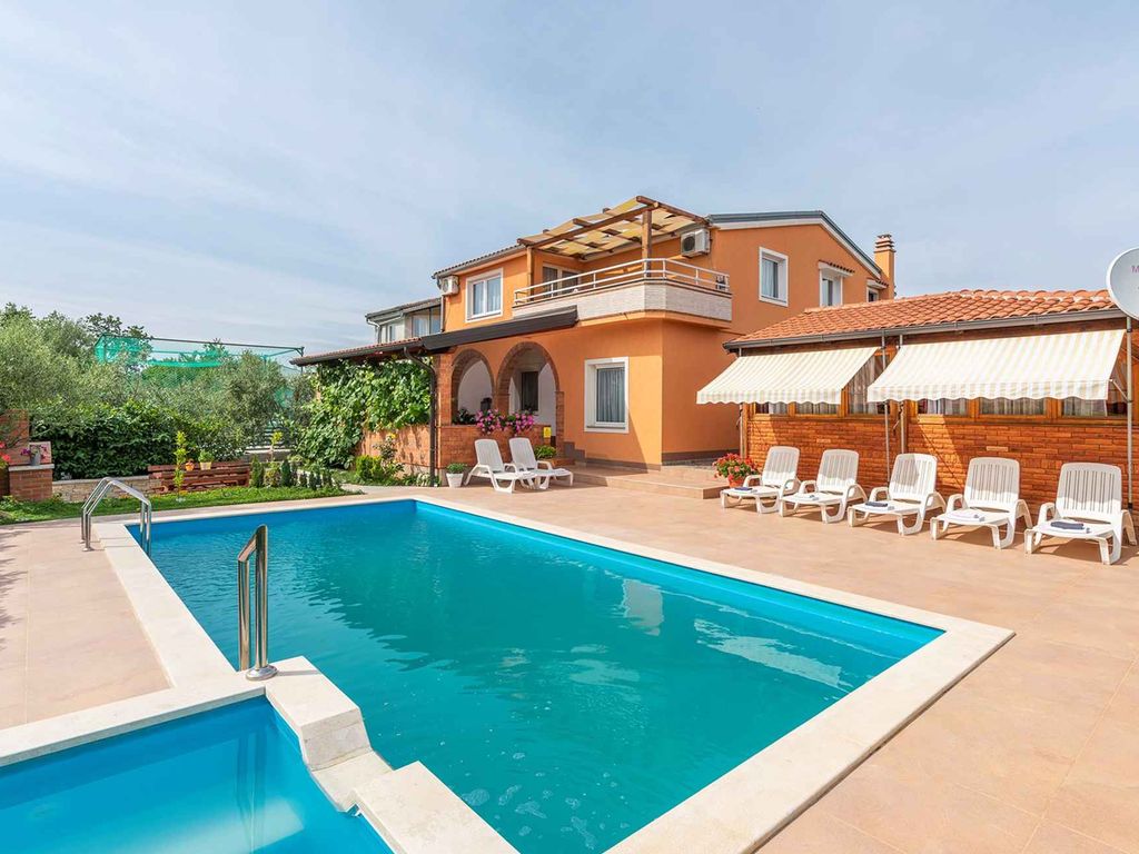 Ferienwohnung mit Aussenpool