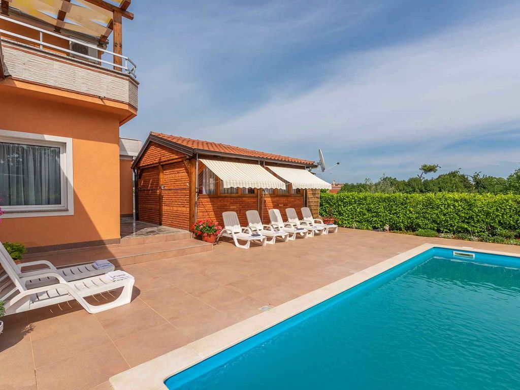 Ferienwohnung mit Klimaanlage und Pool