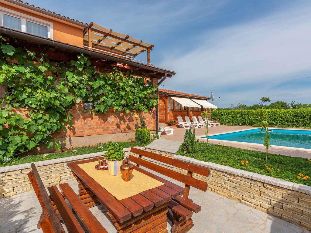 Ferienwohnung mit Klimaanlage und Pool