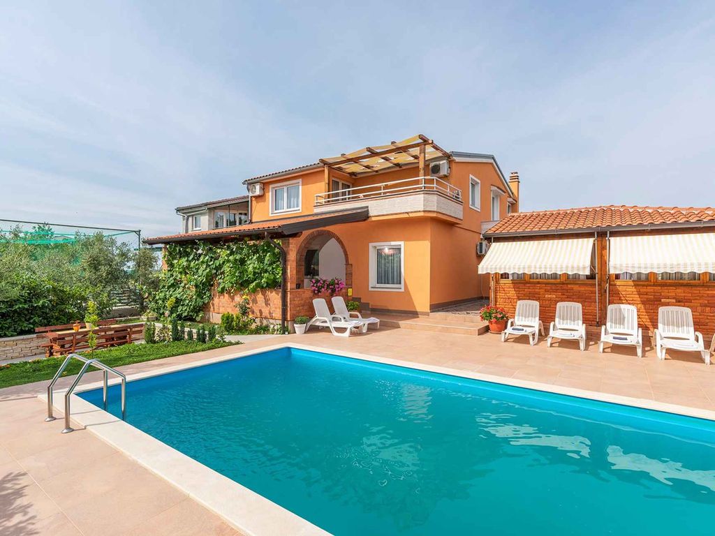 Ferienwohnung mit Aussenpool