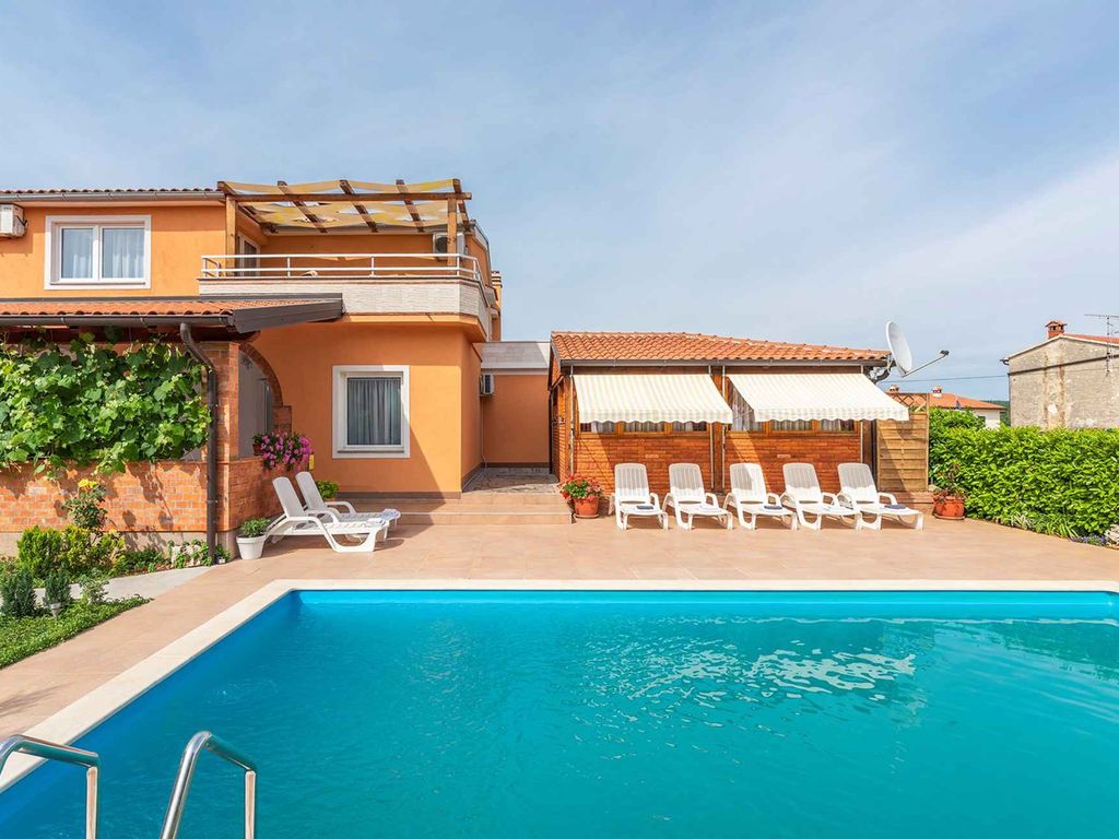 Ferienwohnung mit Aussenpool