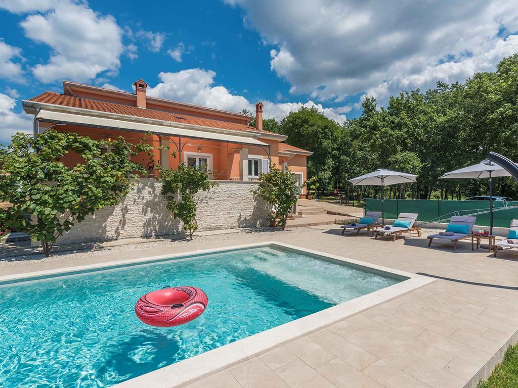 Ferienhaus mit Privatpool