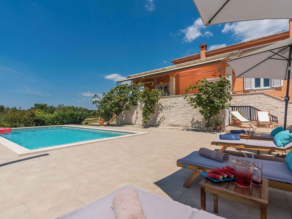 Ferienhaus mit Privatpool