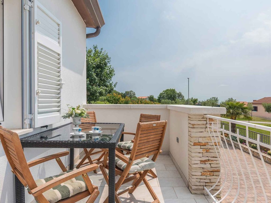 Villa mit Pool, Sauna und Whirlpool