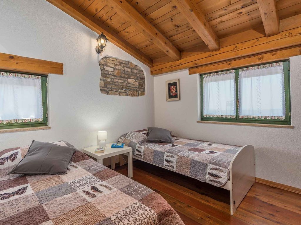Villa mit Pool und Whirpool