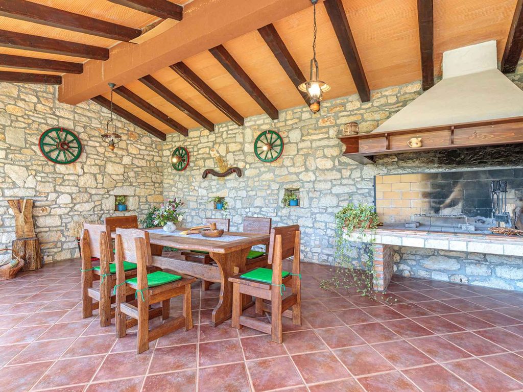 Ferienhaus mit privatem Pool und Garten