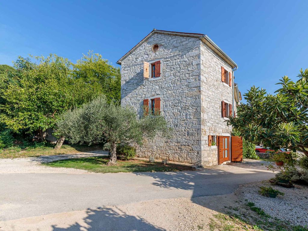 Ferienhaus mit privatem Pool und Garten