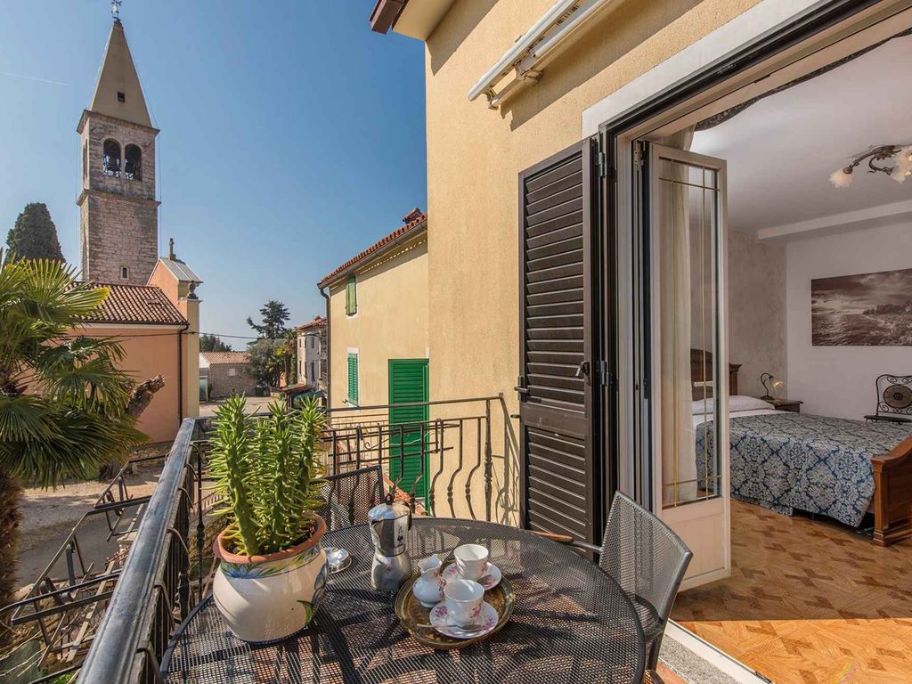 Ferienwohnung mit Meerblick und Balkon