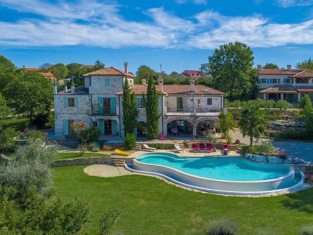 Villa in idyllischer Umgebung, mit Pool