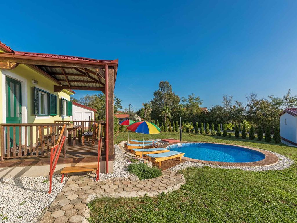 Ferienhaus mit Privatpool