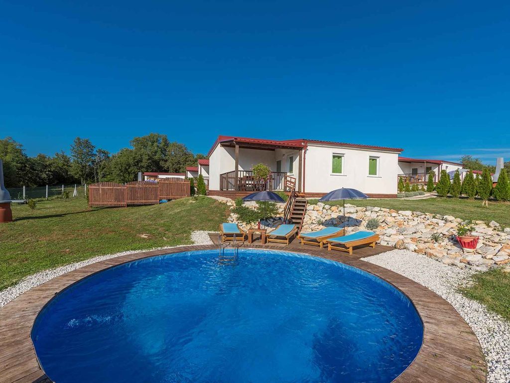 Ferienhaus mit Privatpool