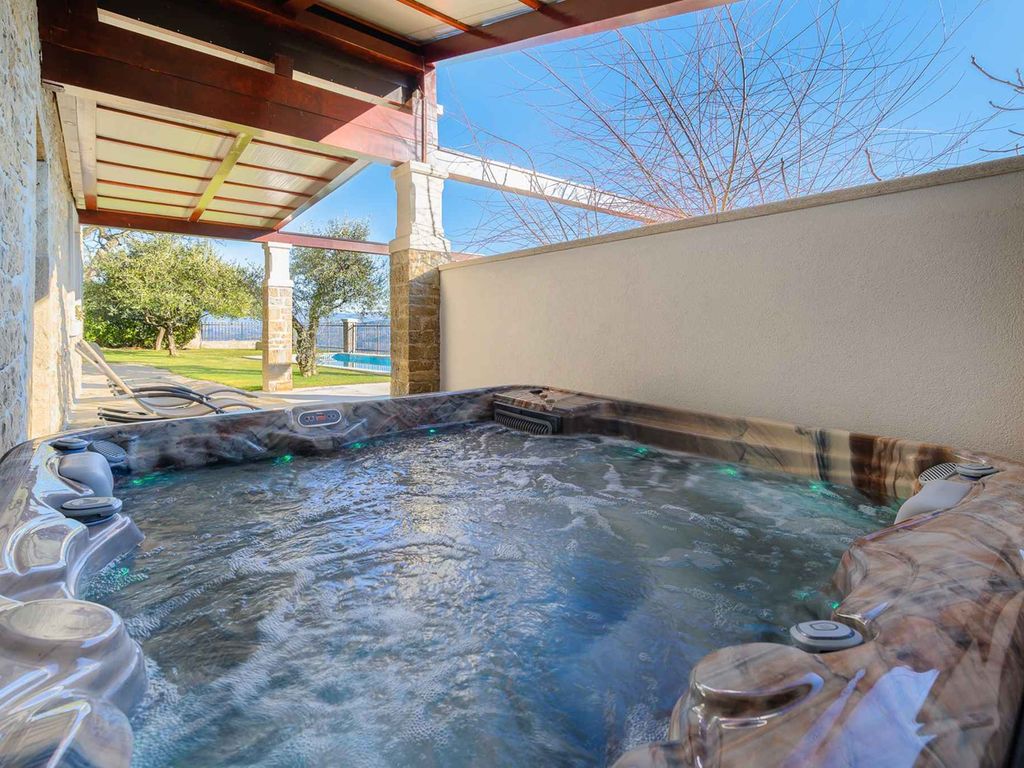 Ferienhaus mit Privatpool und Panoramablick