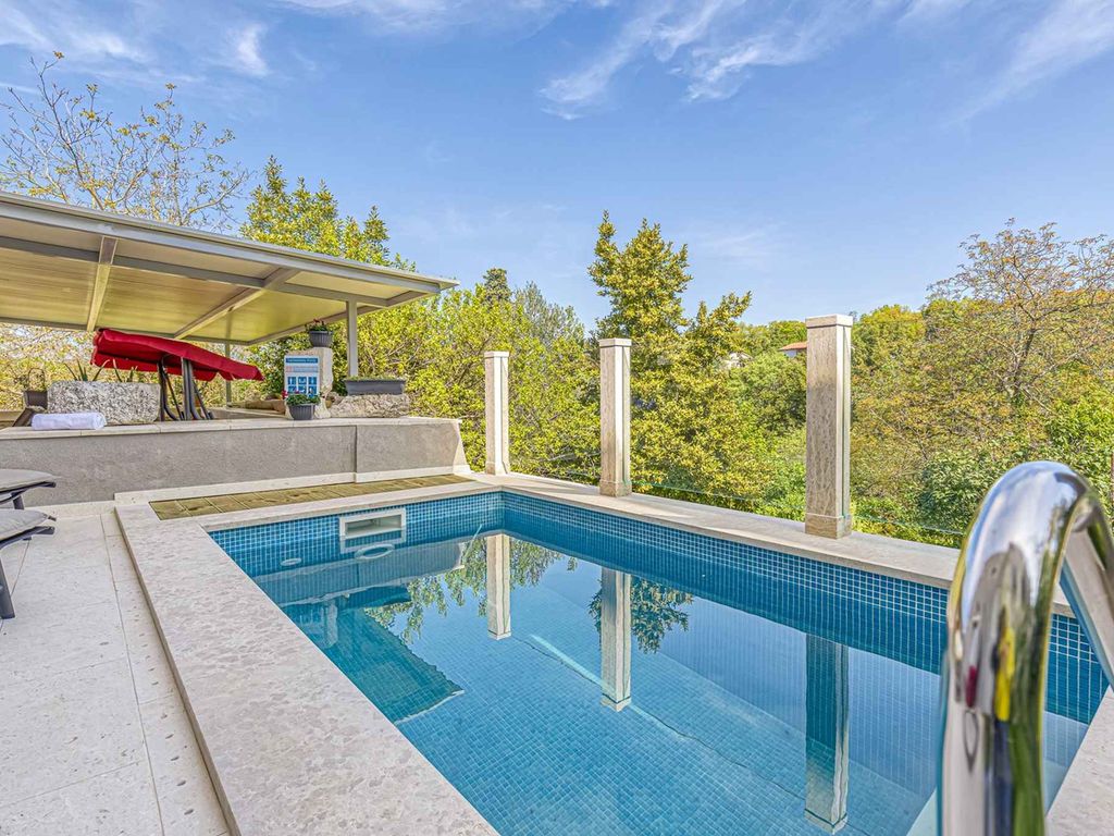 Ferienhaus mit beheiztem Privatpool