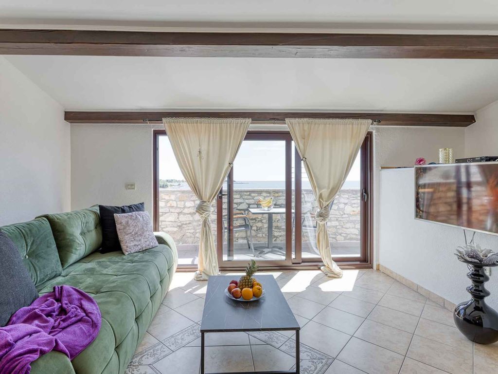 Apartment mit Meerblick und Balkon im Zentrum von Umag