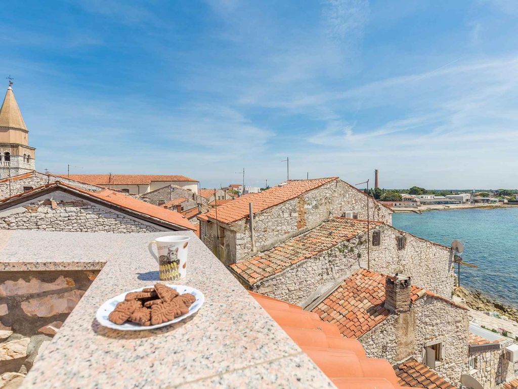 Apartment mit Meerblick und Balkon im Zentrum von Umag