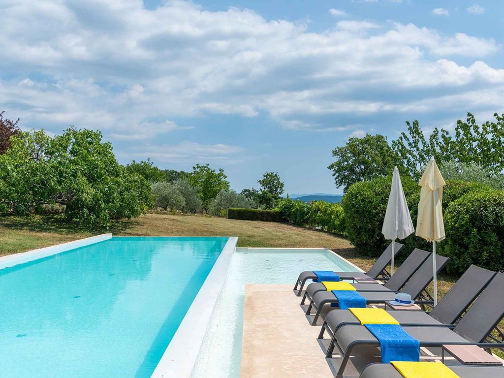 Villa mit Terrasse, Klima und Pool