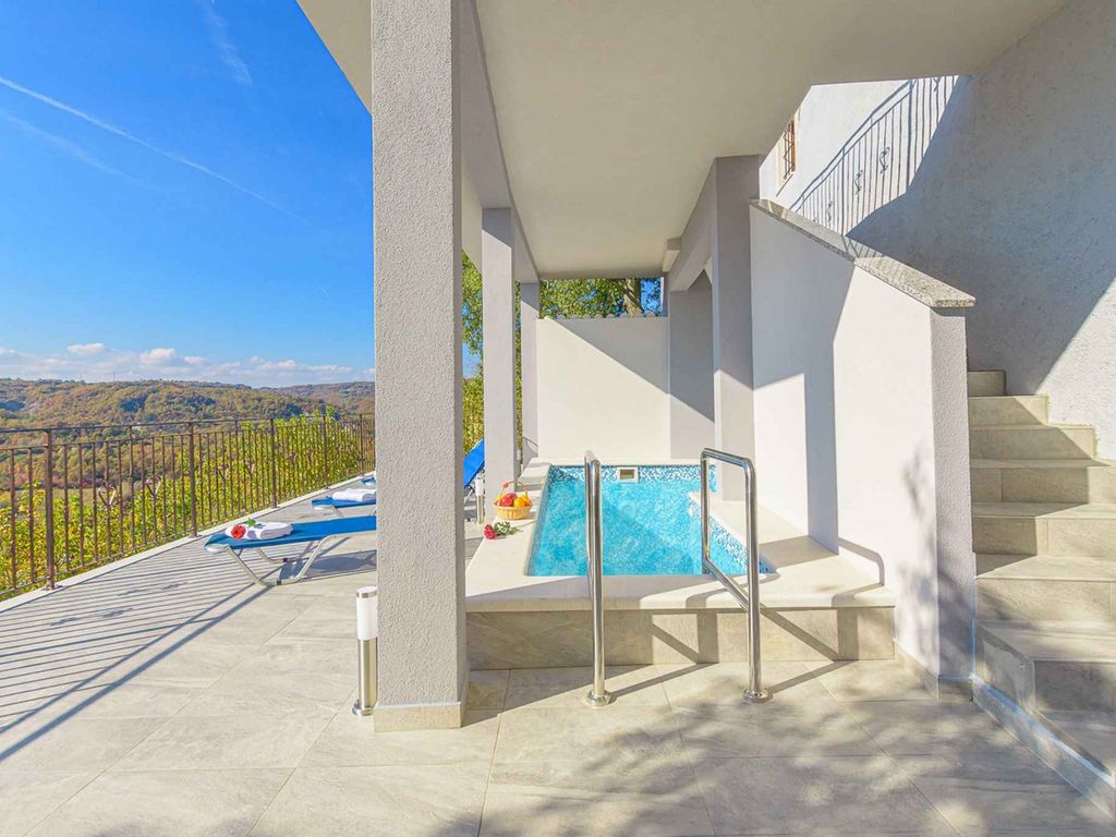 Ferienwohnung mit Pool