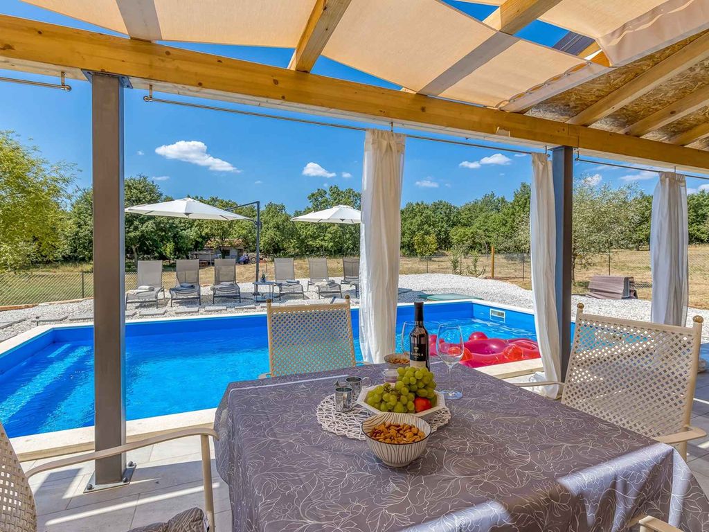 Ferienhaus mit Privatpool