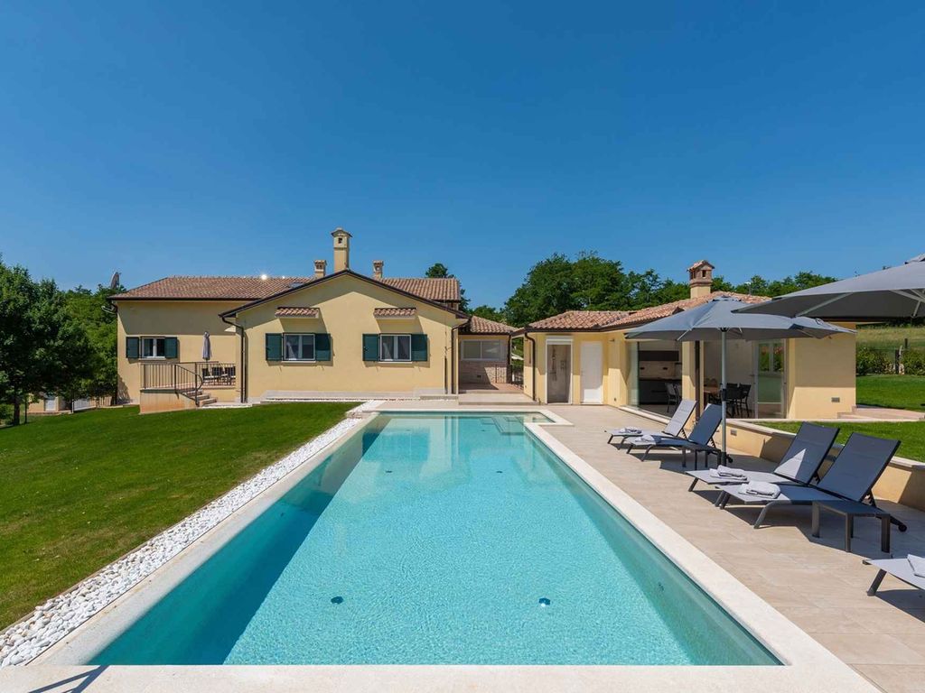 Ferienhaus mit Privatpool