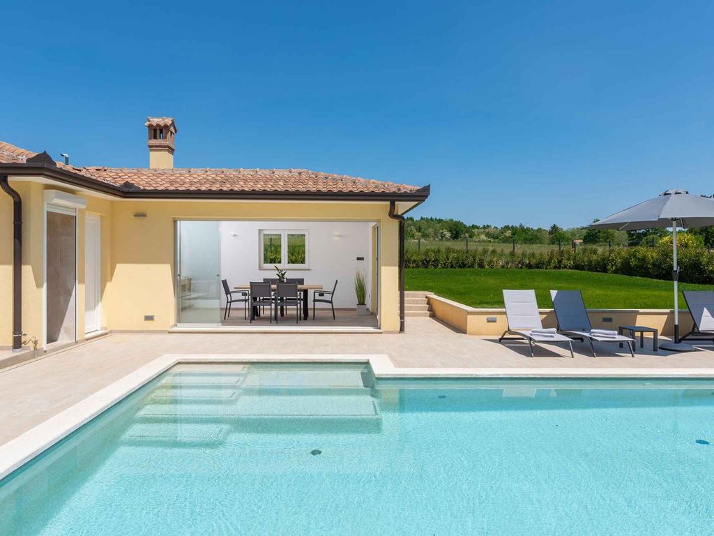Ferienhaus mit Privatpool