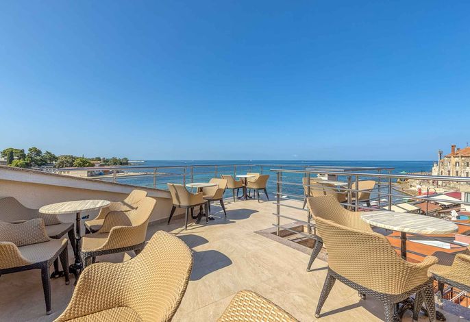 Ferienwohnung mit wunderschönem Blick von der Dachterrasse auf den Strand