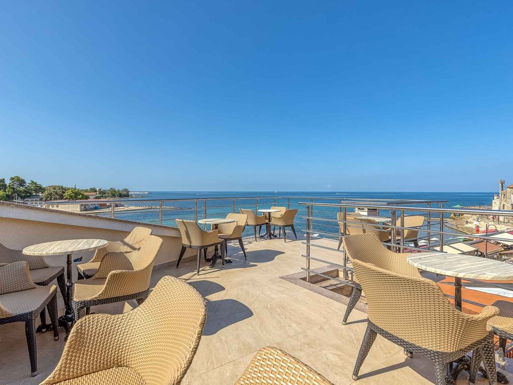 Ferienwohnung mit wunderschönem Blick von der Dachterrasse auf den Strand