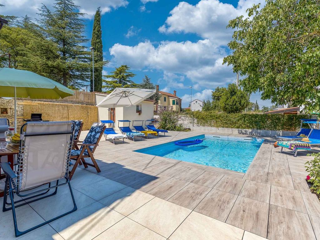 Authentische Steinvilla mit privatem Pool in Zentralistrien für 6 Personen, in der Nähe von Rovinj