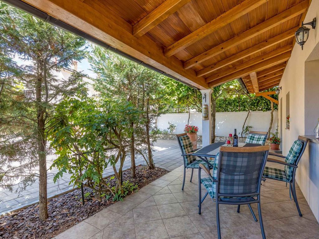 Ferienwohnung mit einer privaten Terrasse im Zentrum von Kanfanar