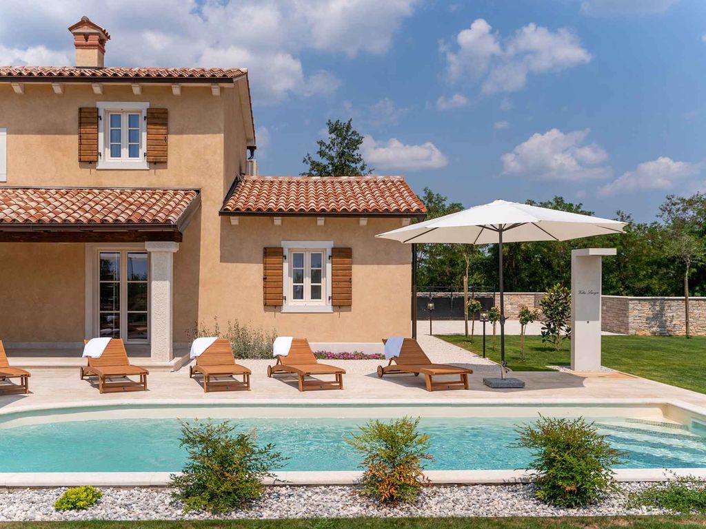 Villa mit Privatpool
