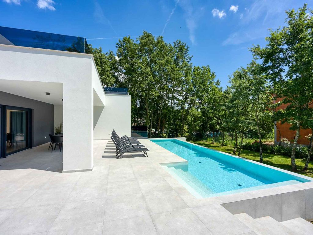 Villa mit Privatpool