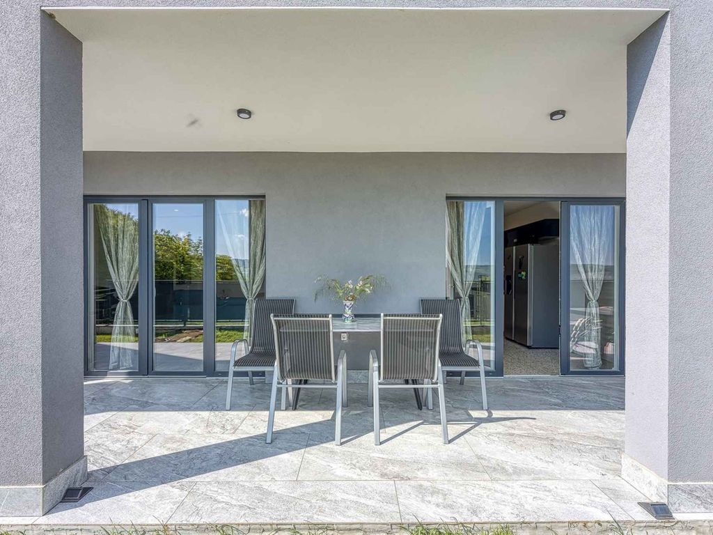 Ferienhaus mit Privatpool