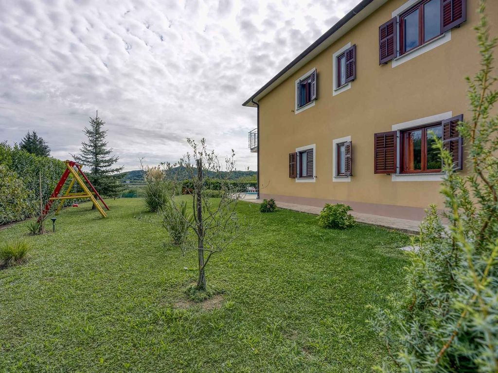Villa mit Pool und Klimaanlage