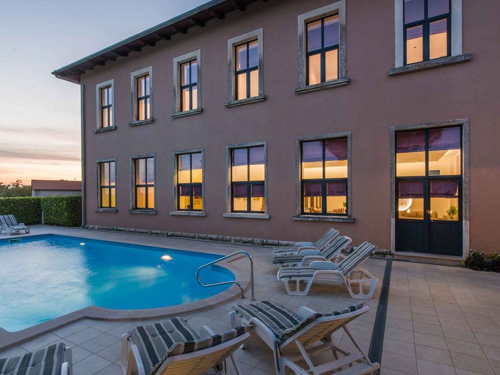 Villa mit Klimaanlage und Pool