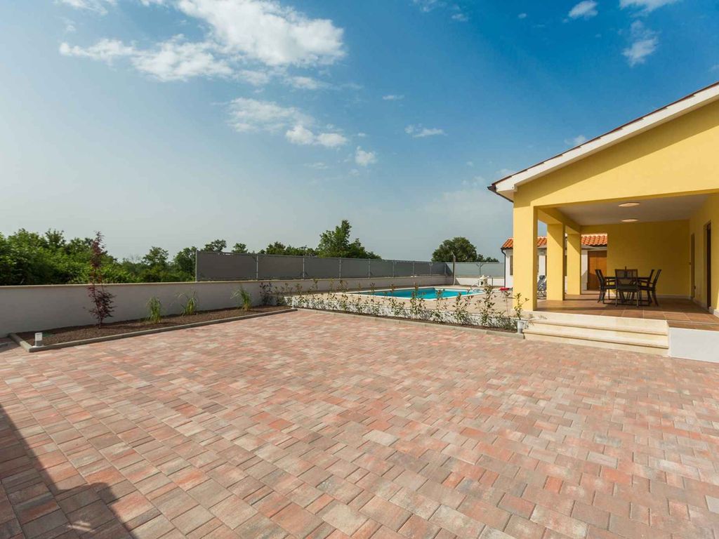 Villa mit Klimaanlage und Pool