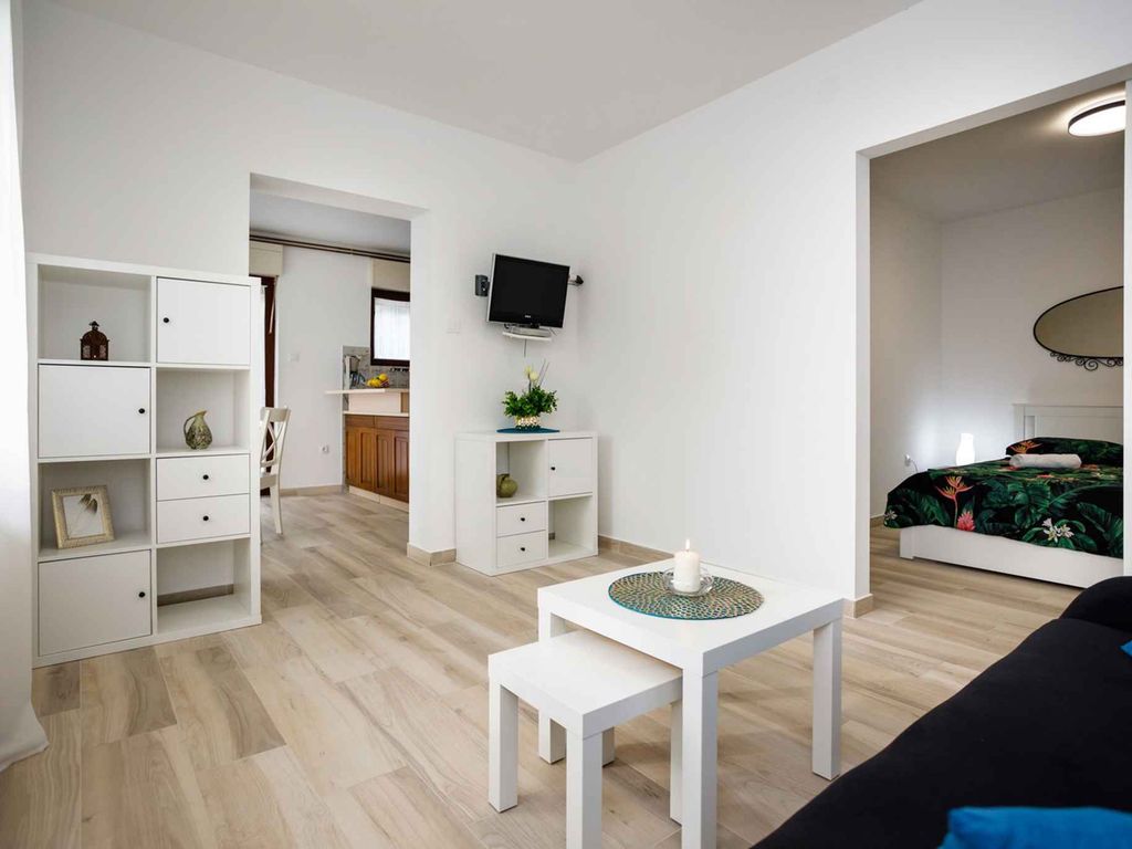 Ferienwohnung Apartment Valerija on the ground floor