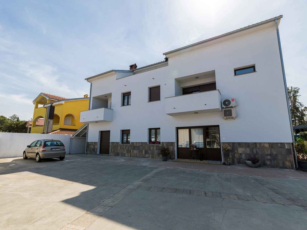 Ferienwohnung Apartment Andre in center of Malinska