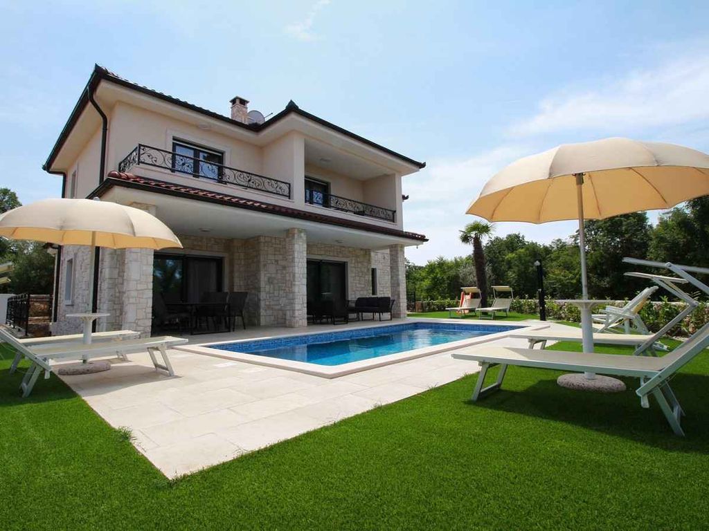 Villa Modern, nice and spacious Villa Sara