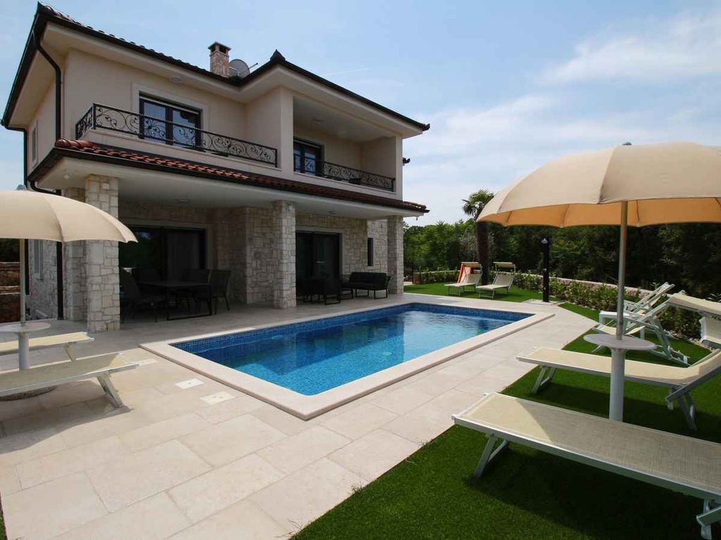 Villa Modern, nice and spacious Villa Sara